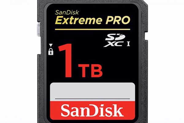 闪迪发布1TB SD卡，VR视频再大也不用愁了