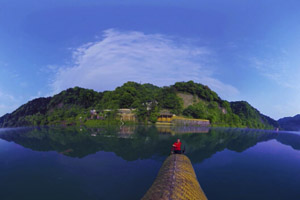 不可辜负此美景 “人间天上一湖水”