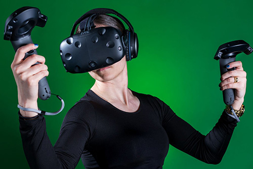 不满足于Vive  HTC正在研究一款新头显